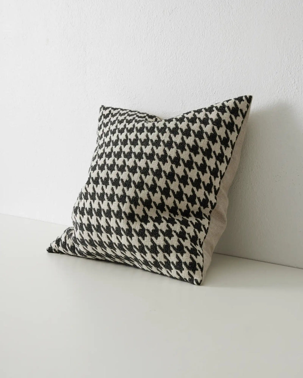 Giovanni Cushion (Midnight)