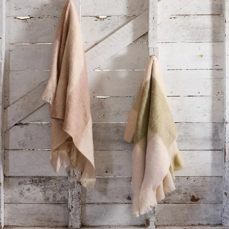 Florentine Throw (Dusky Pink)