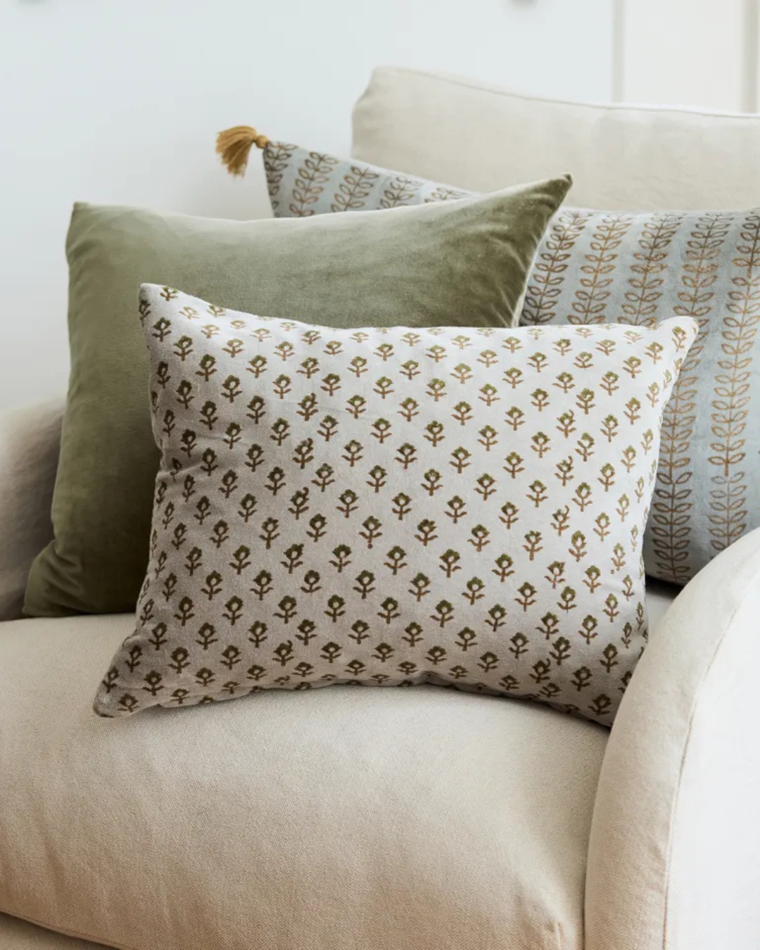 Flower Handblock Velvet Cushion /W Feather Inner