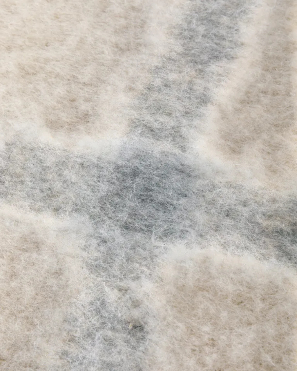 Juniper Check Throw (Grey)