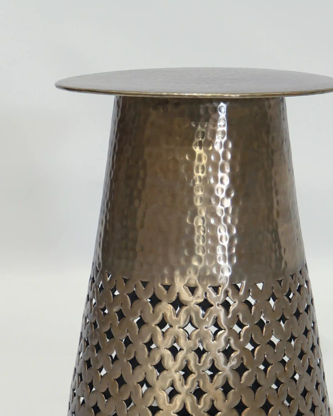 Aluminium Artistic Table 40x40x58cm (Champagne)