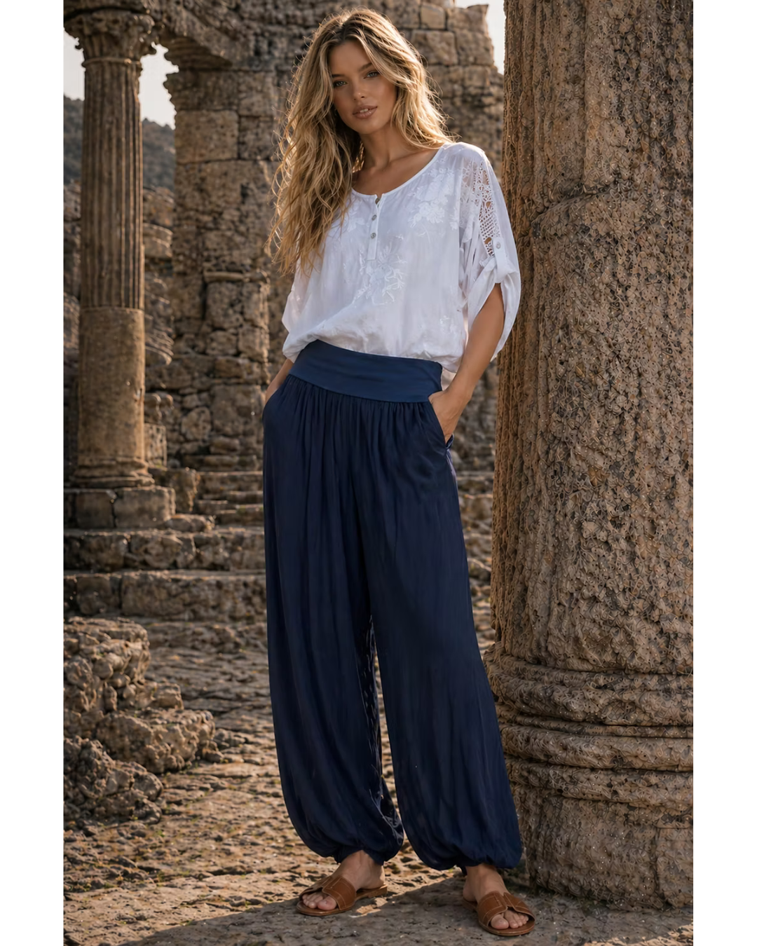 Silk and viscose pant - Gathered hem and loose fit .  (Navy)