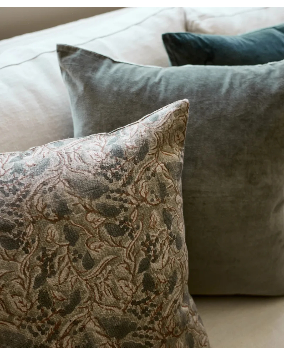Amira Floral Handblock Cushion /W Feather Inner
