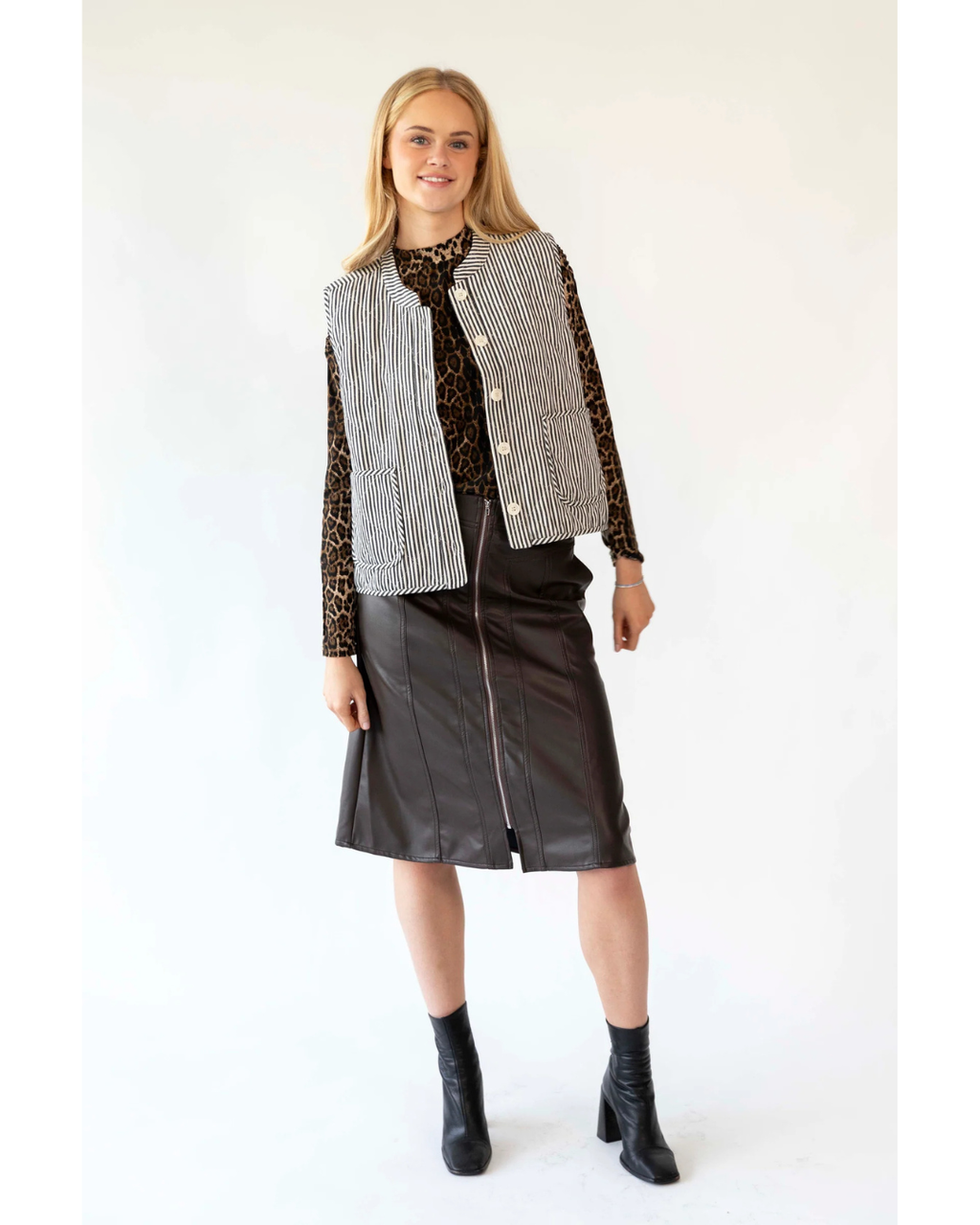 Cairo Quilted Vest (Stripe Black)