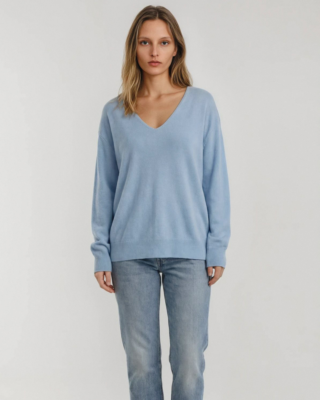 Boundless V Neck (Sea Faire Blue)