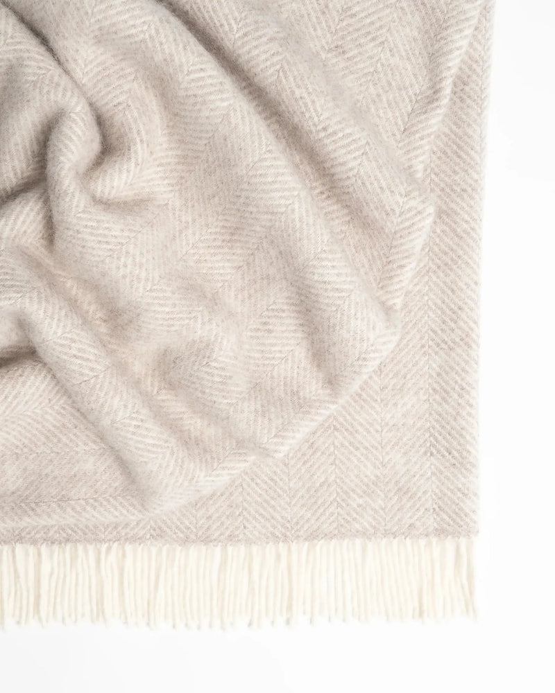 Weave - Magnus Throw (Quartz)