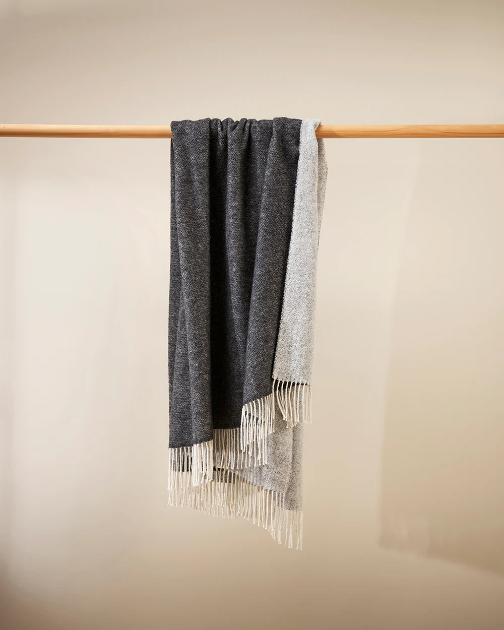 Casa (Merino Wool/Nylon) Throw - Anthracite 140x200cm