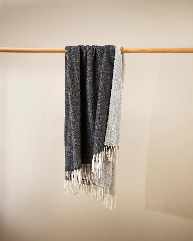 Baya - Casa (Merino Wool/Nylon) Throw - Anthracite 140x200cm