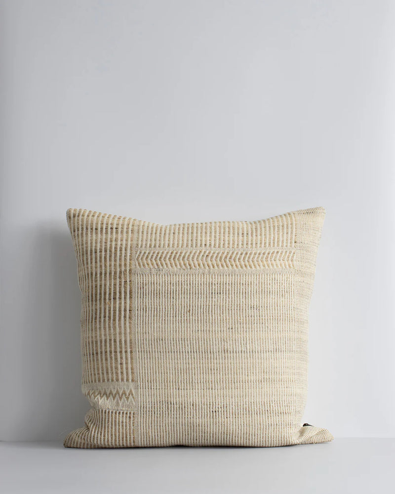 Baya - Navajo Cushion With Feather Inner 50x50cm (Staw/Off White)