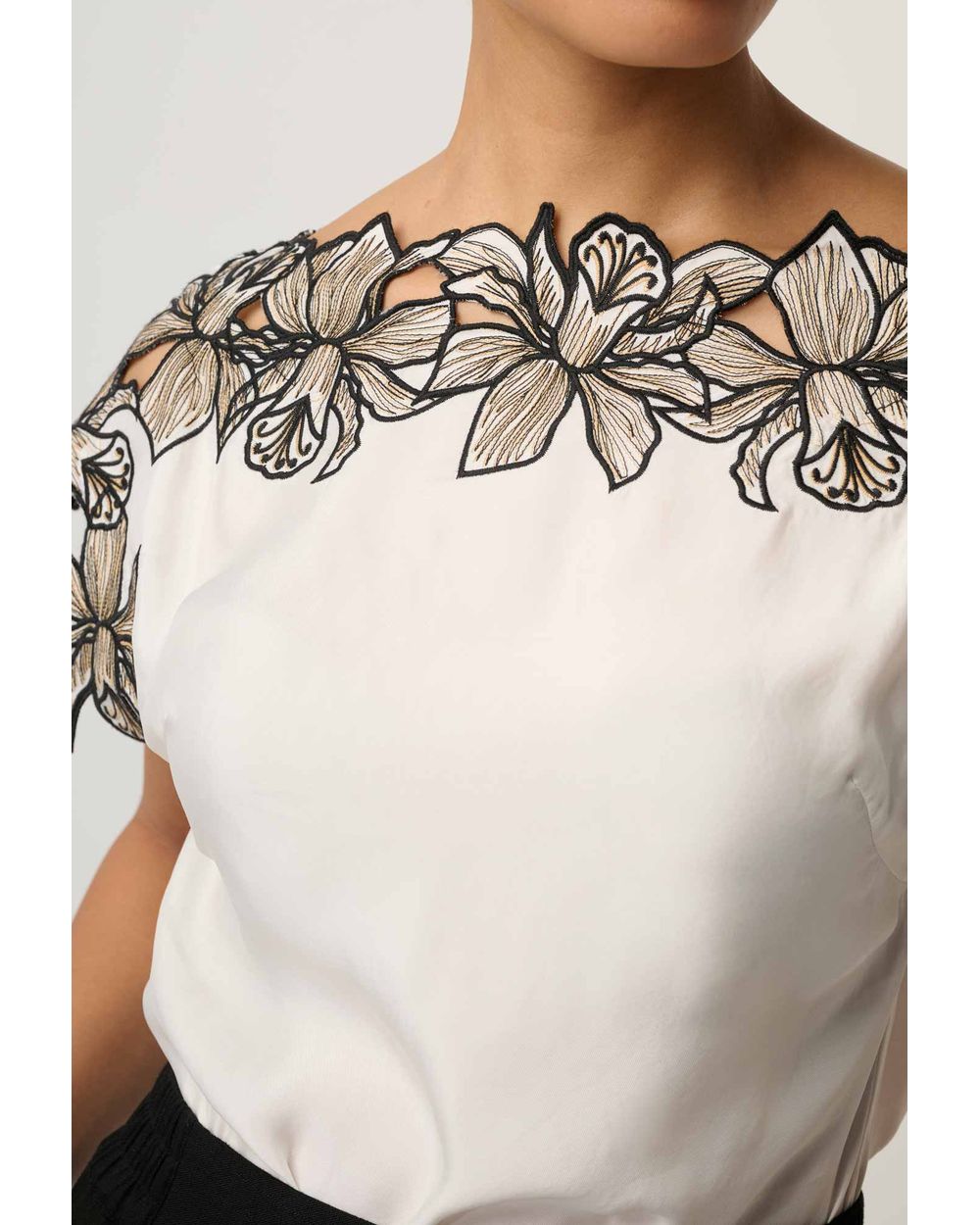 Eleanor Wide Neck Top (Ivory)