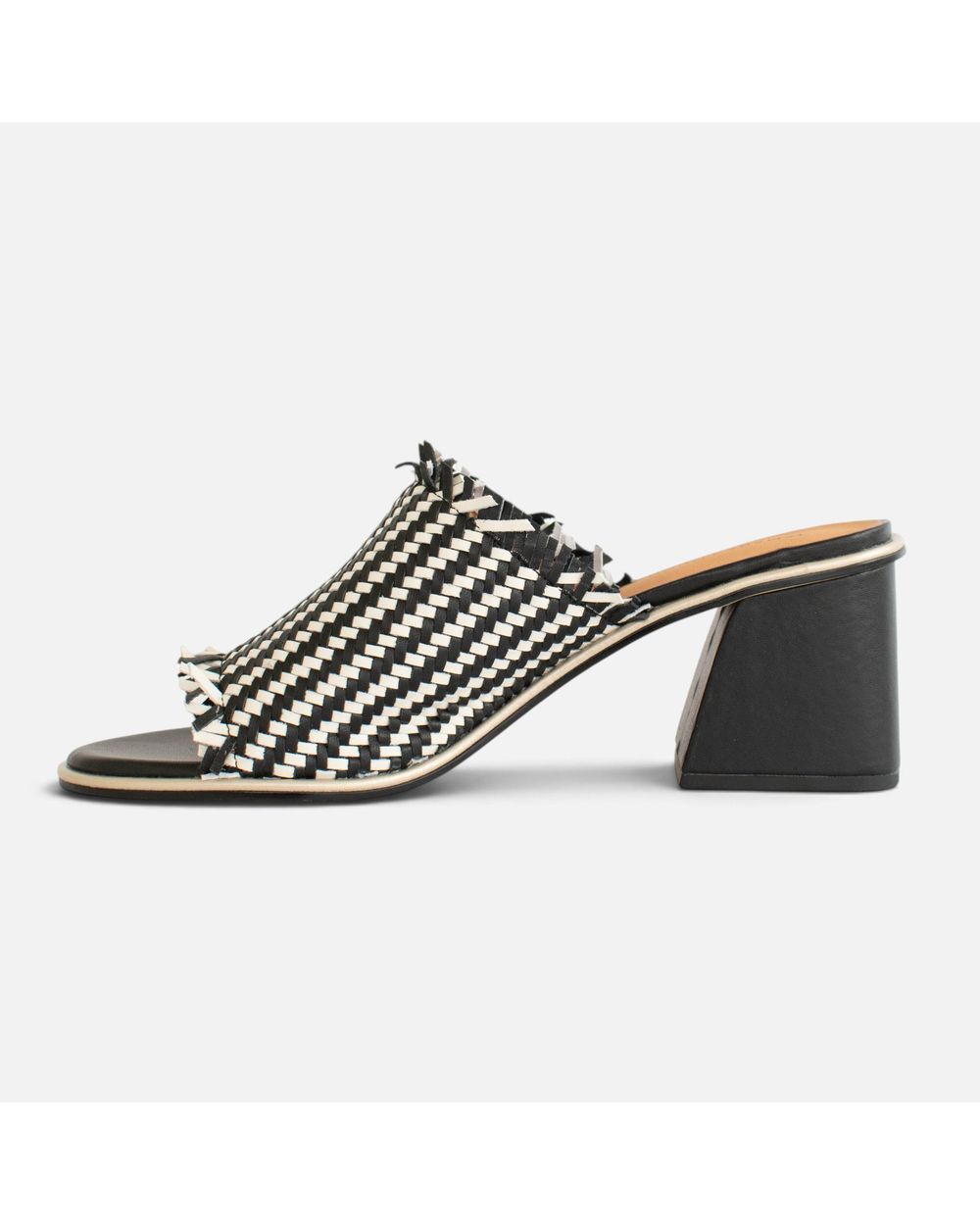 Tamara - Blarney (Black Bone)