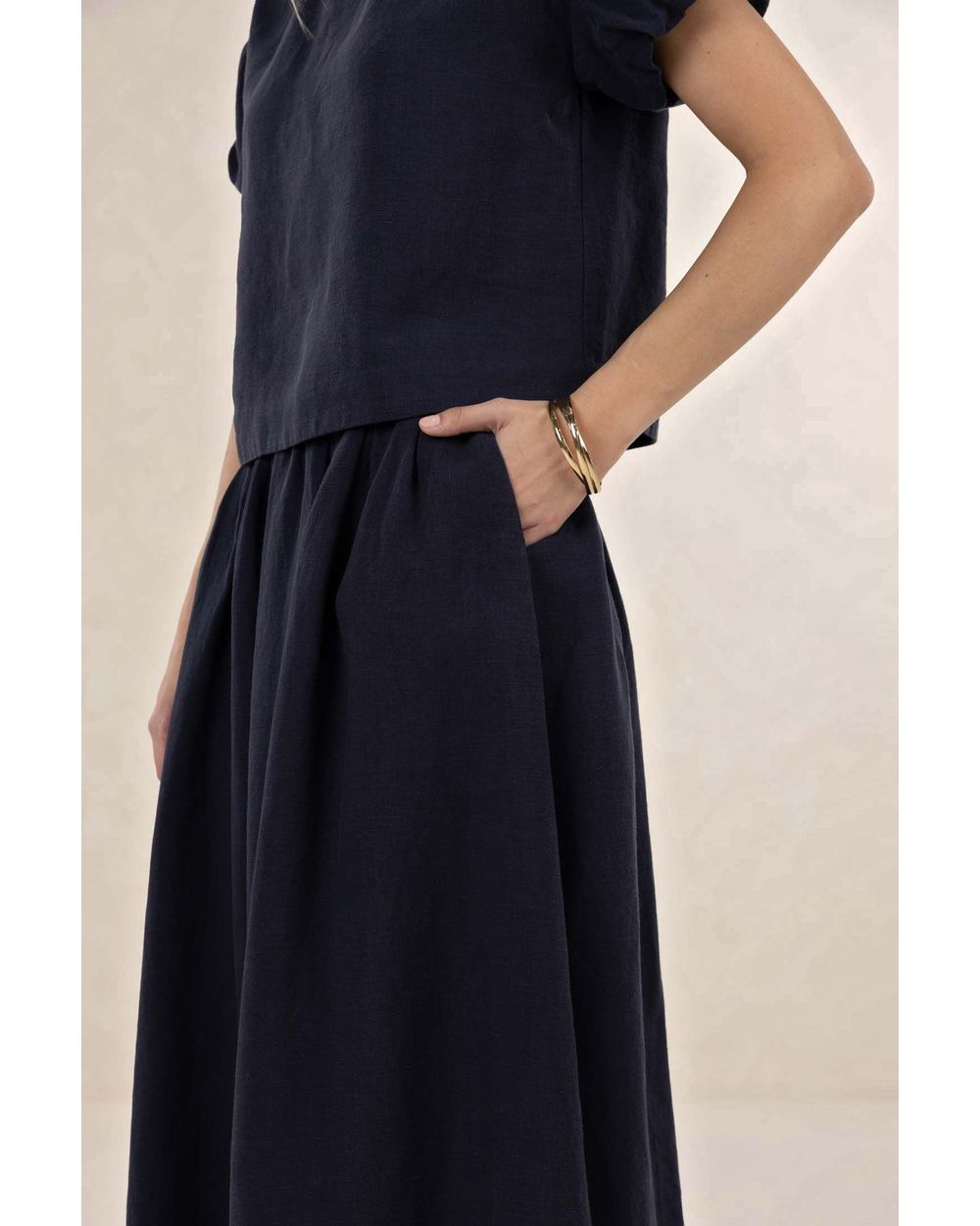 Humidity Sola Skirt in navy