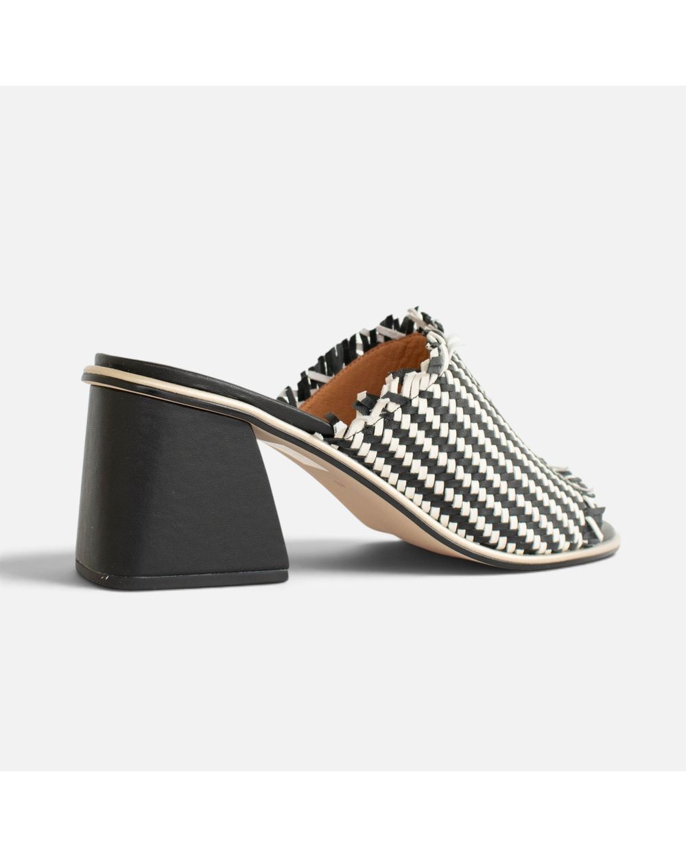 Tamara - Blarney (Black Bone)