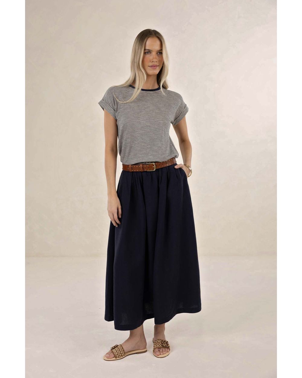 Humidity Sola Skirt in navy