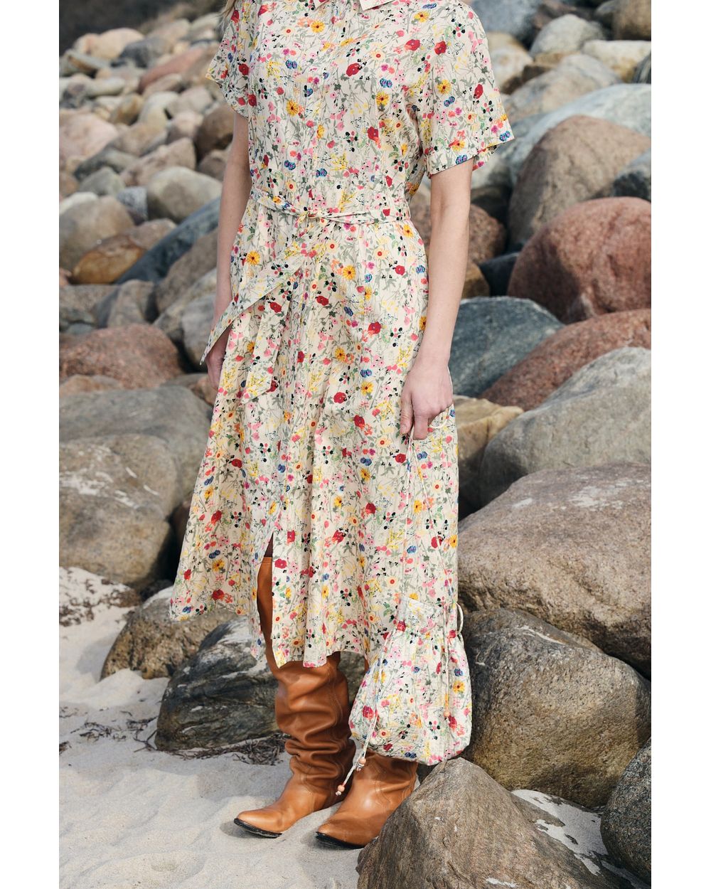Lolly's Laundry Blake Midi Dress in Flower Print, side