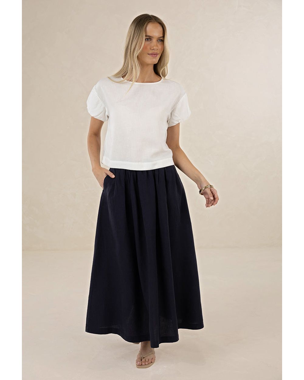 Humidity Sola Skirt in navy