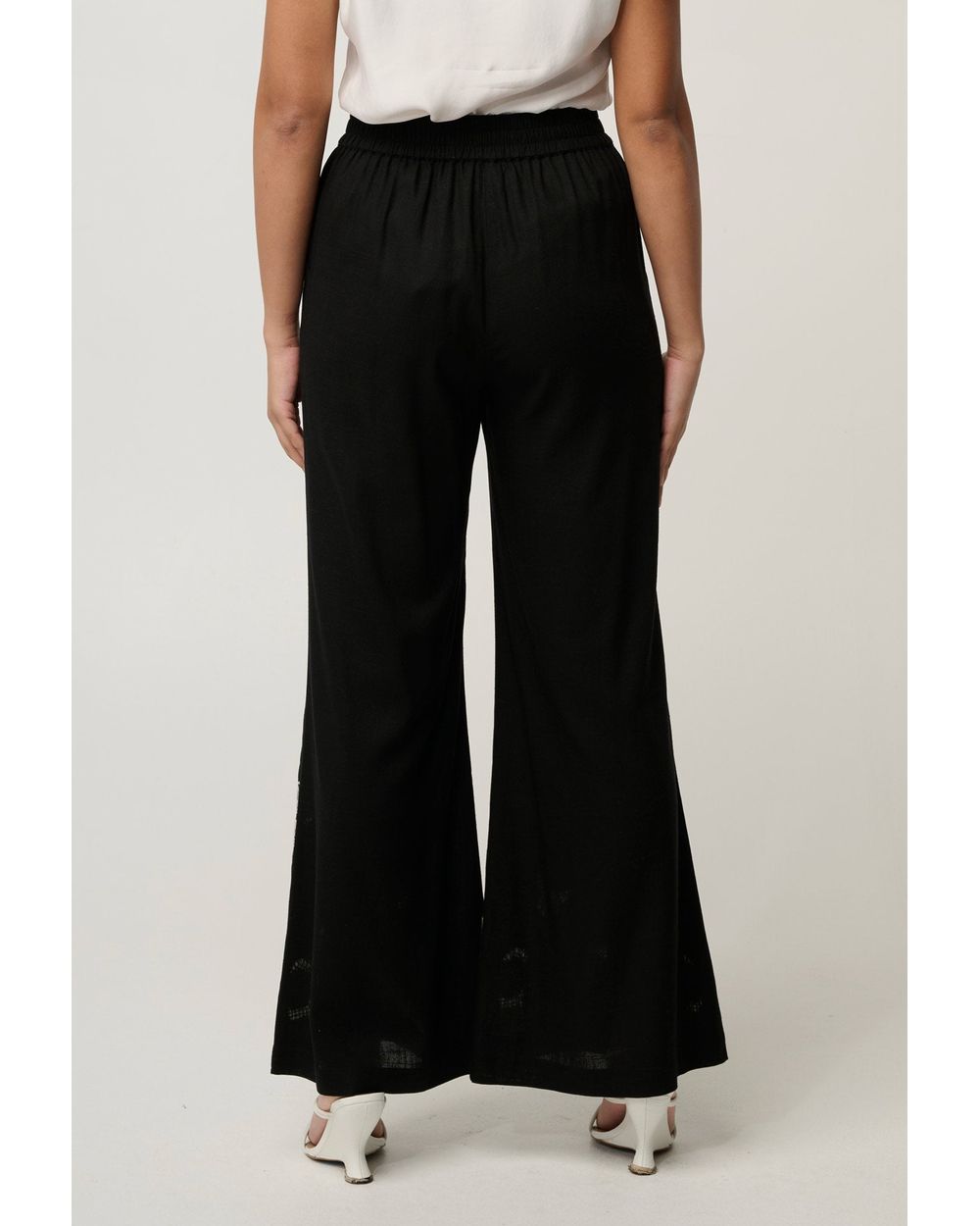 Willow Embroidery Detail Pant (Black)