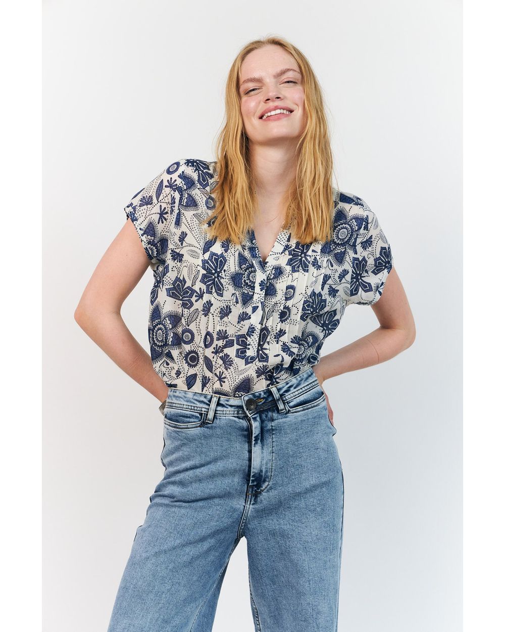 Lolly's Laundry Heather Top in Blue floral, side