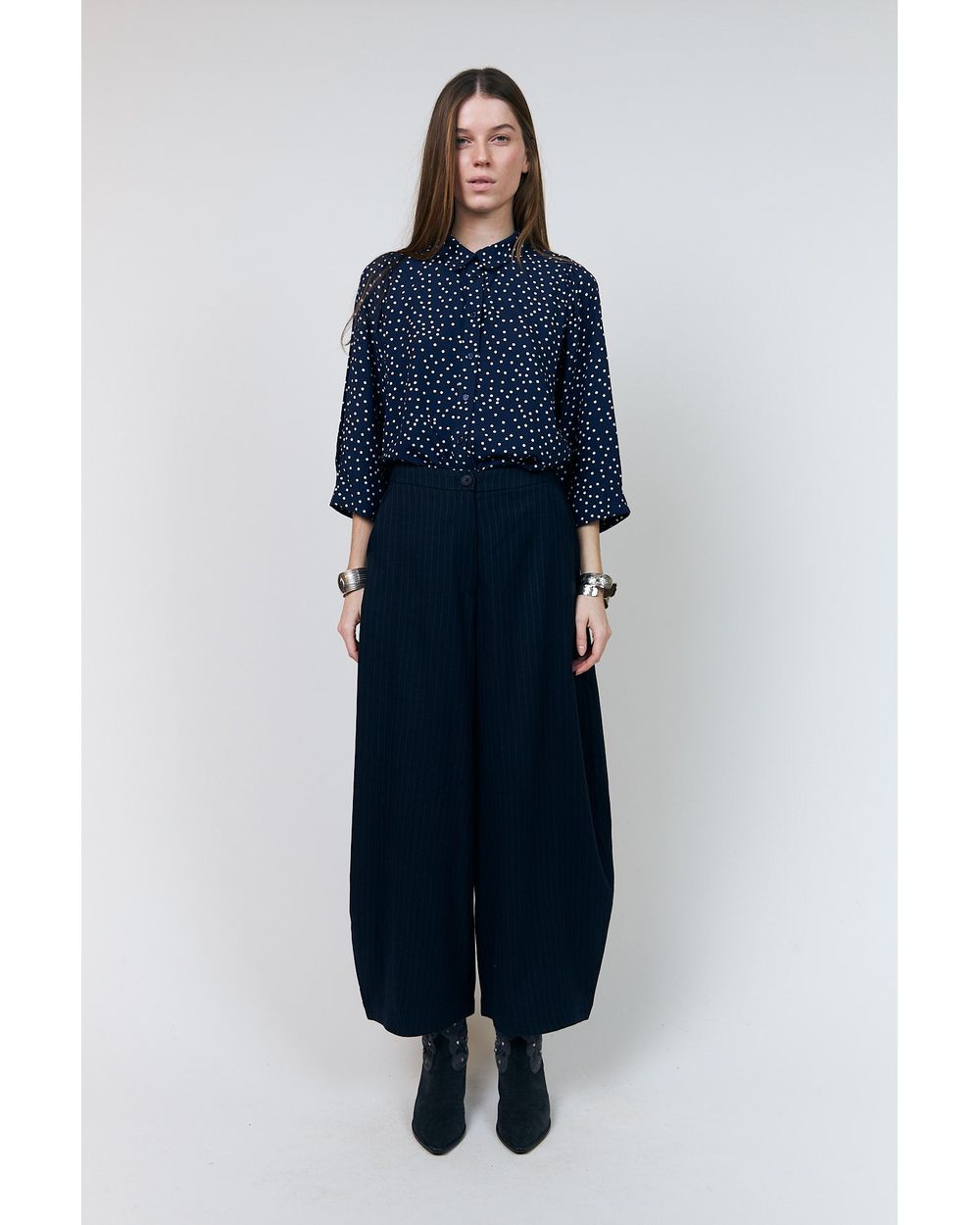 Lolly's Laundry Bono Shirt SS in Dark Navy polka dot, side