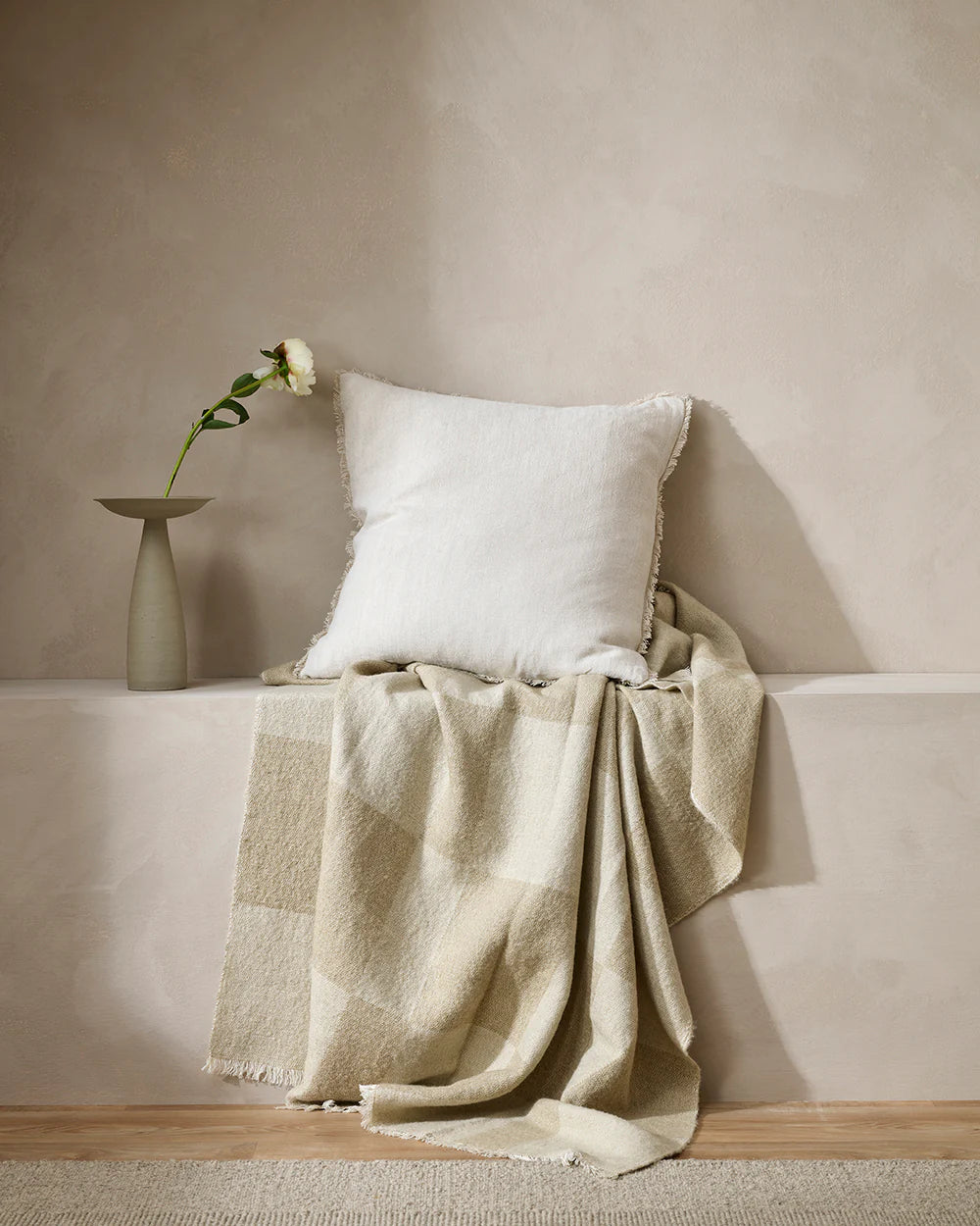 Winton Throw 130 x 170cm (Neutral)